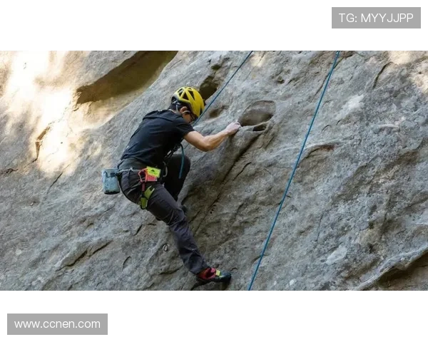 李强的攀岩之路：从初学者到巅峰的心路历程与挑战